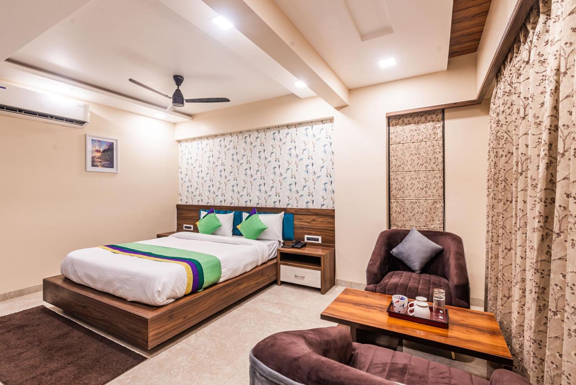 Lemon Wood Suites Pune Exteriör bild